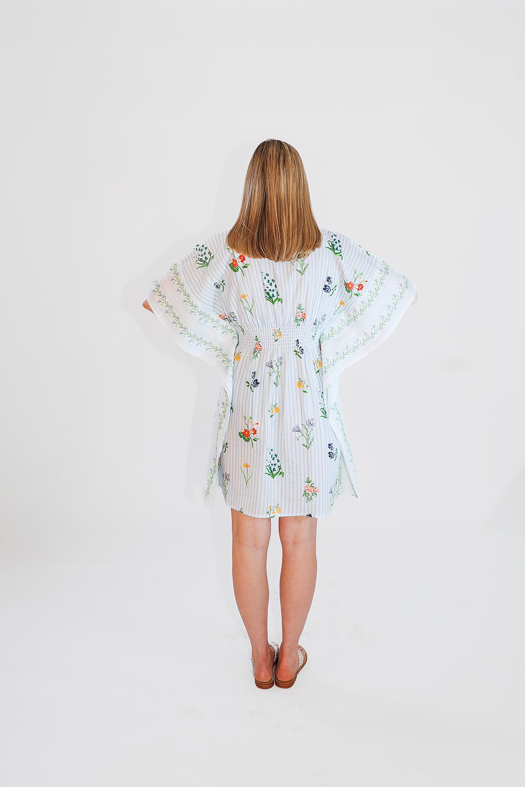 Model in kaftan