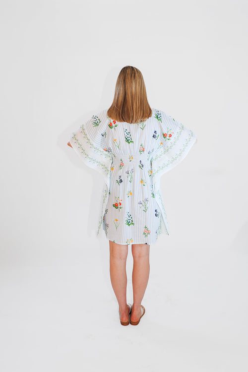 Model in kaftan