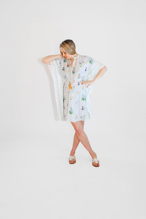 Model in kaftan